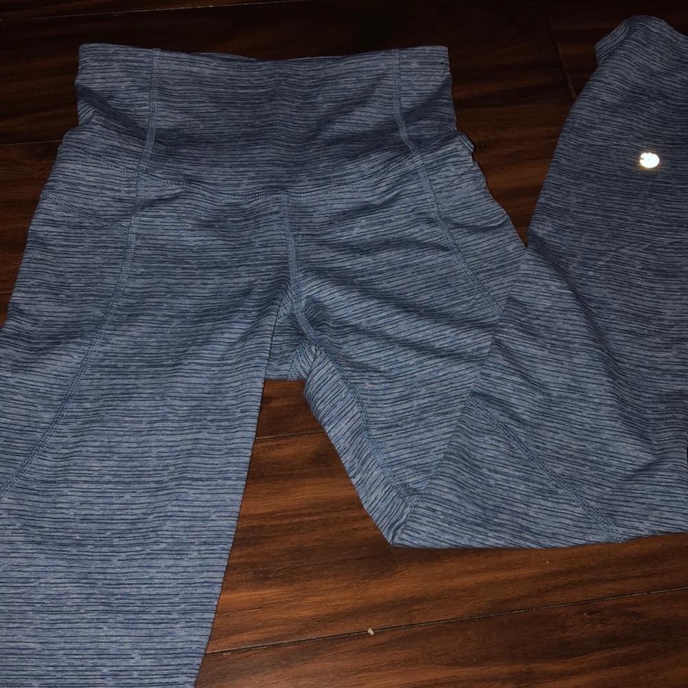 Blue leggings with pocket on the side